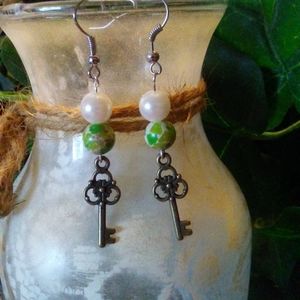 Dangle Earrings with key to happiness